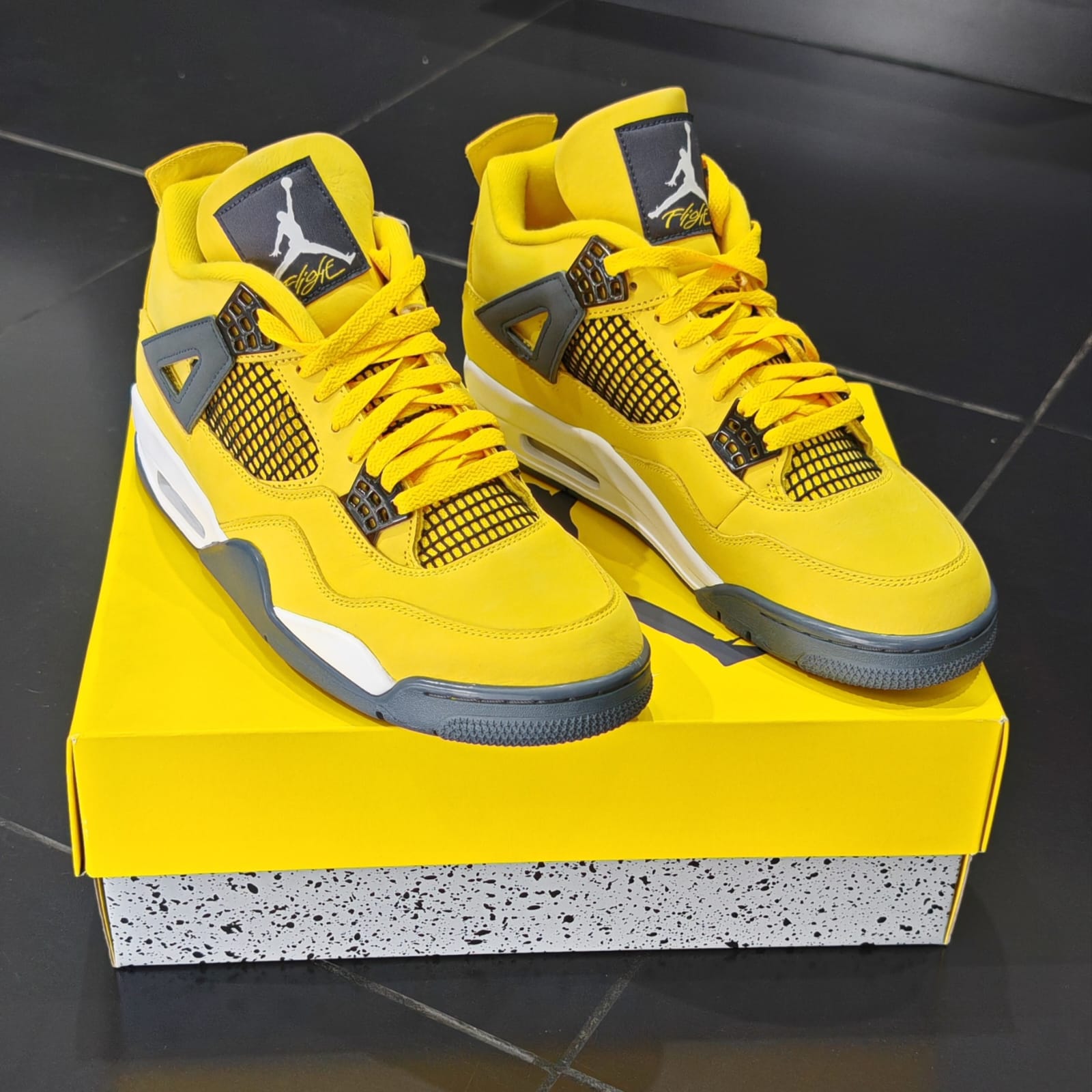 Jordan 4 Retro Lightning