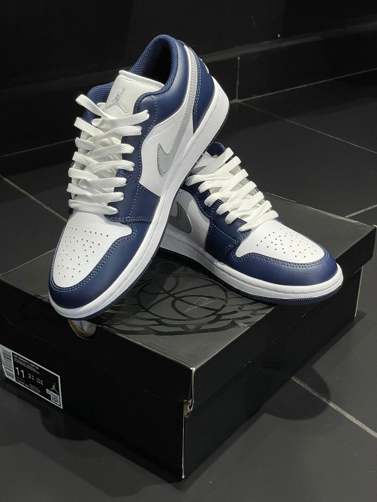 Jordan 1 Low Wolf Grey Midnight Navy